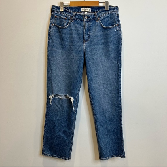 Abercrombie and Fitch Curve Love Mid Rise 90s Straight Jean Distressed - Picture 8 of 12